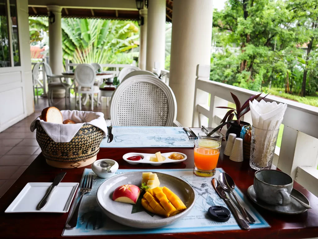 breakfast at luang say residence hotel