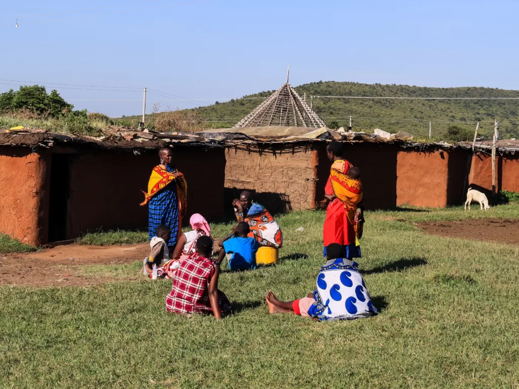 maasai women and kids 