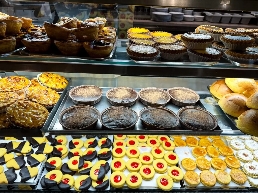 pastries in versailles in lisbon